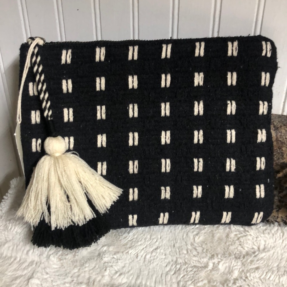 Tassel clutch